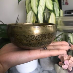 Tibetan handmade singing bowl/meditation bowl.